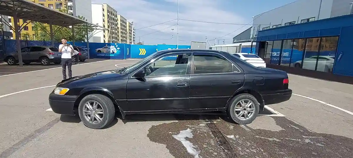 Toyota Camry 1998 года за 3 000 000 тг. в Алматы