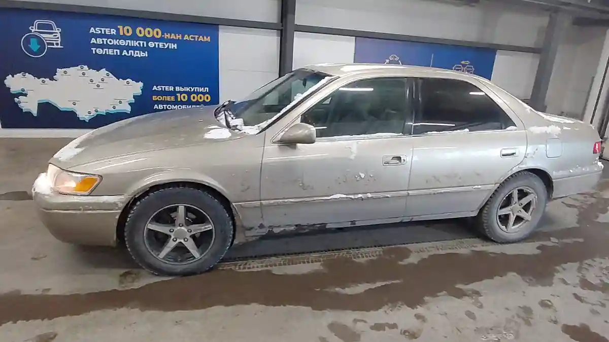 Toyota Camry 1999 года за 2 500 000 тг. в Астана