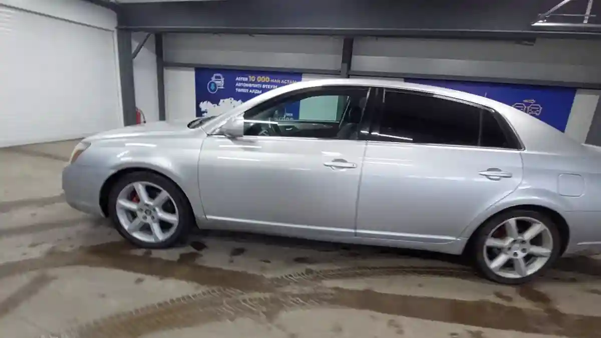 Toyota Avalon 2006 года за 5 500 000 тг. в Астана