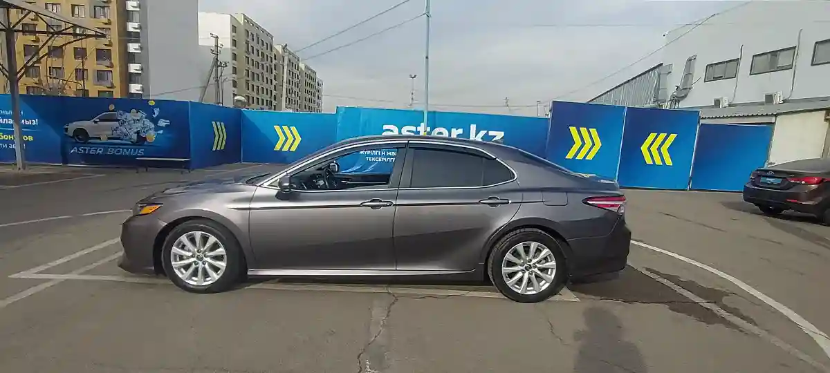 Toyota Camry 2020 года за 12 500 000 тг. в Алматы