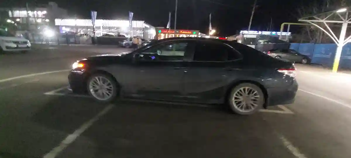 Toyota Camry 2020 года за 11 500 000 тг. в Алматы
