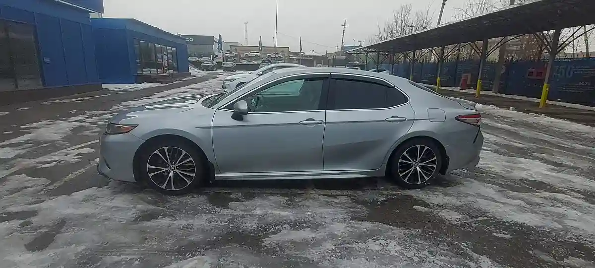 Toyota Camry 2020 года за 10 000 000 тг. в Алматы
