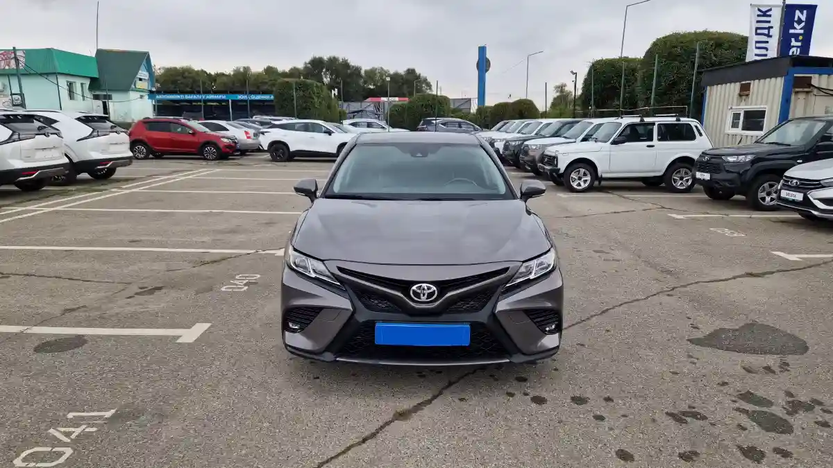Toyota Camry 2020 года за 12 290 000 тг. в Талдыкорган