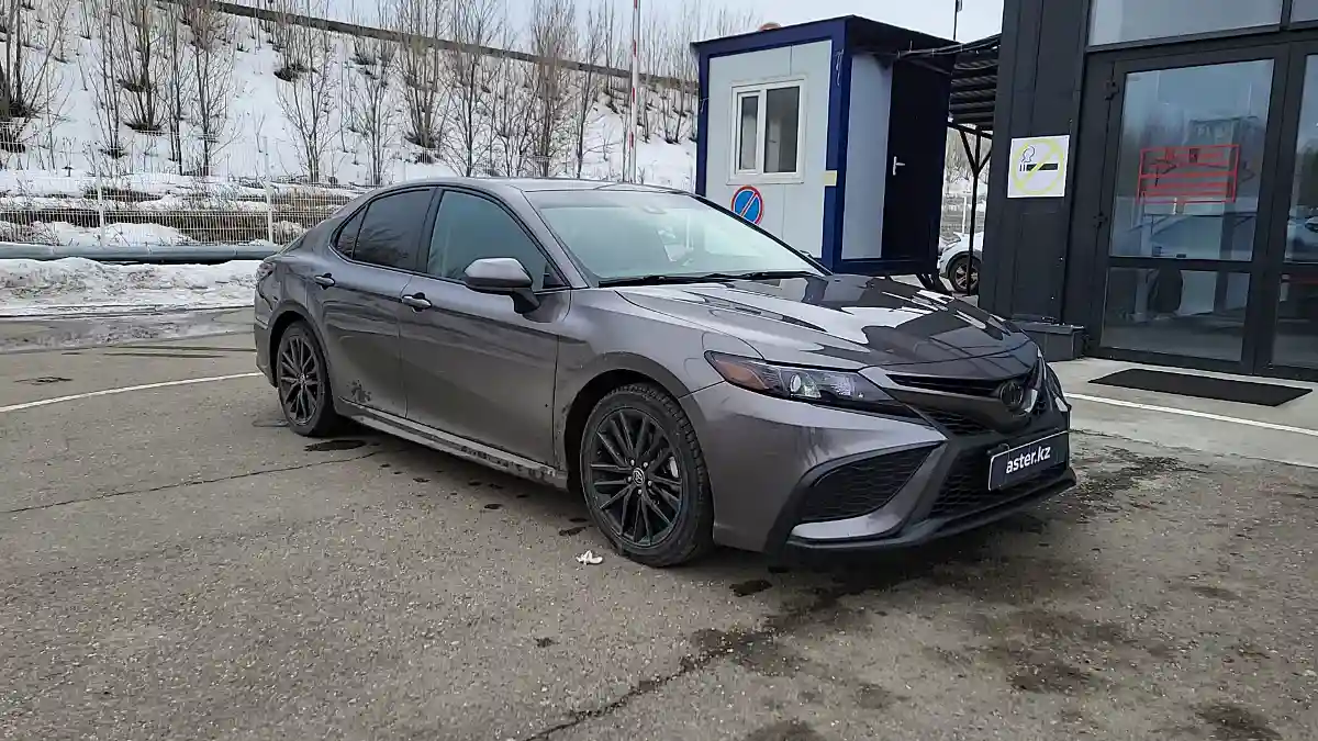Toyota Camry 2021 года за 13 000 000 тг. в Усть-Каменогорск