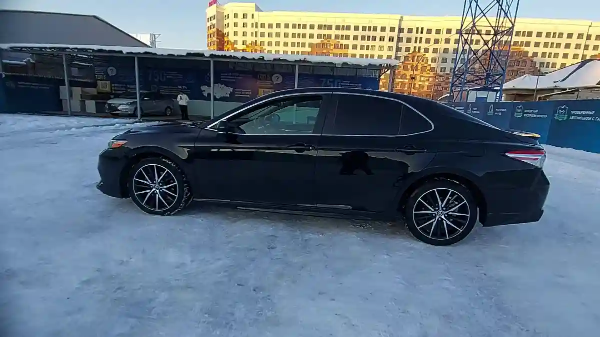 Toyota Camry 2020 года за 13 500 000 тг. в Шымкент