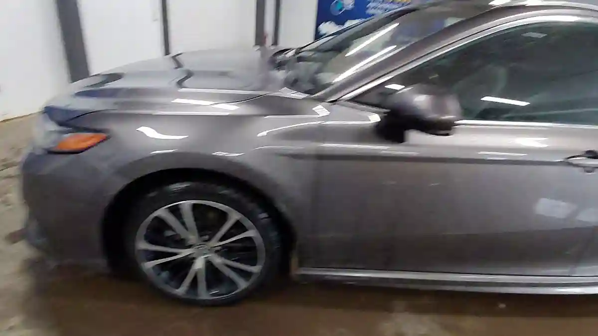 Toyota Camry 2020 года за 11 700 000 тг. в Астана