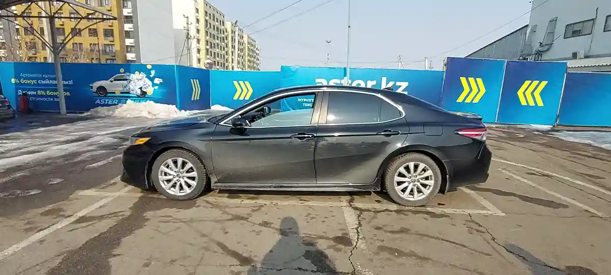 Toyota Camry 2020 года за 14 000 000 тг. в Алматы