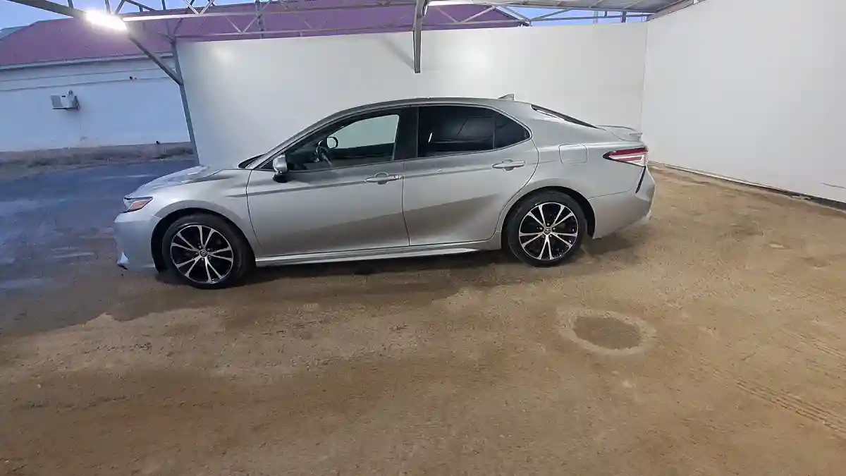 Toyota Camry 2020 года за 10 590 000 тг. в Кызылорда