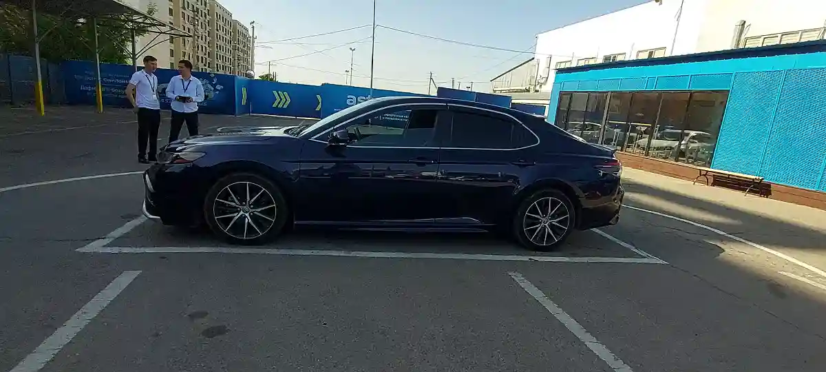 Toyota Camry 2020 года за 12 000 000 тг. в Алматы
