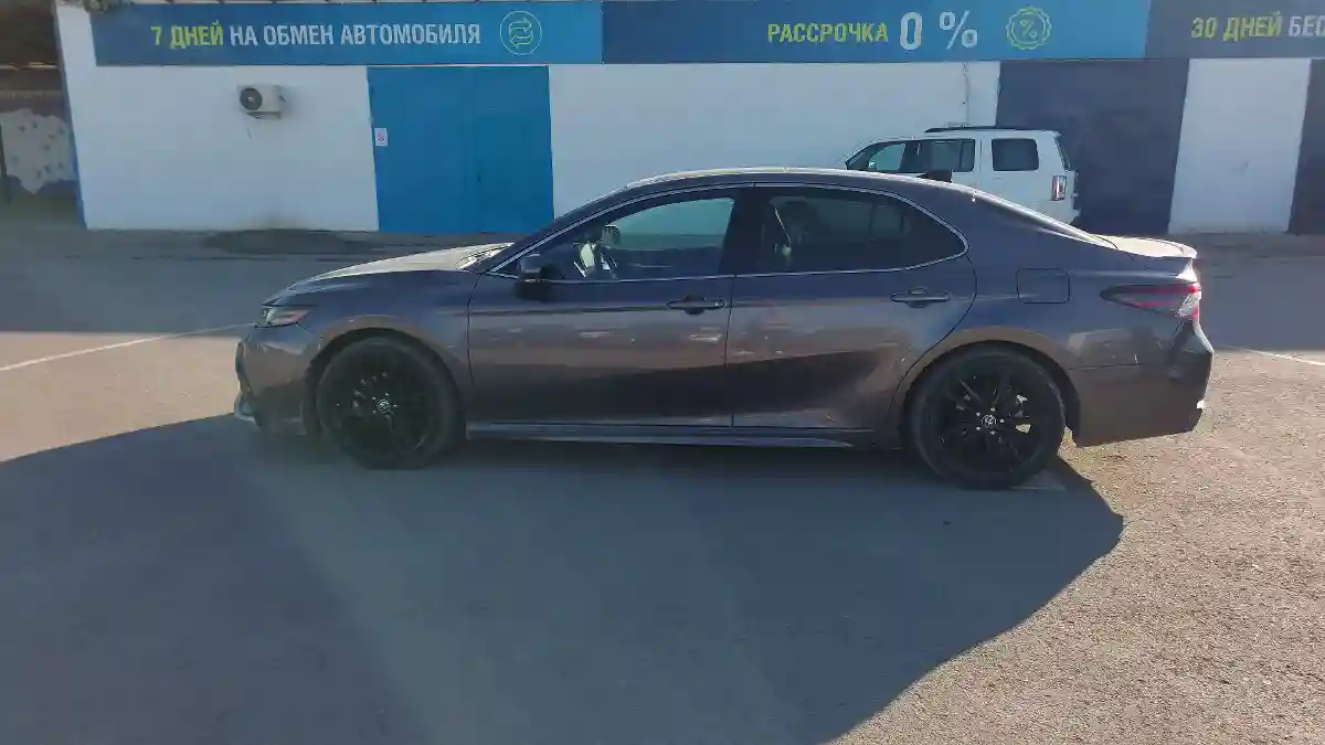 Toyota Camry 2022 года за 18 000 000 тг. в Актау