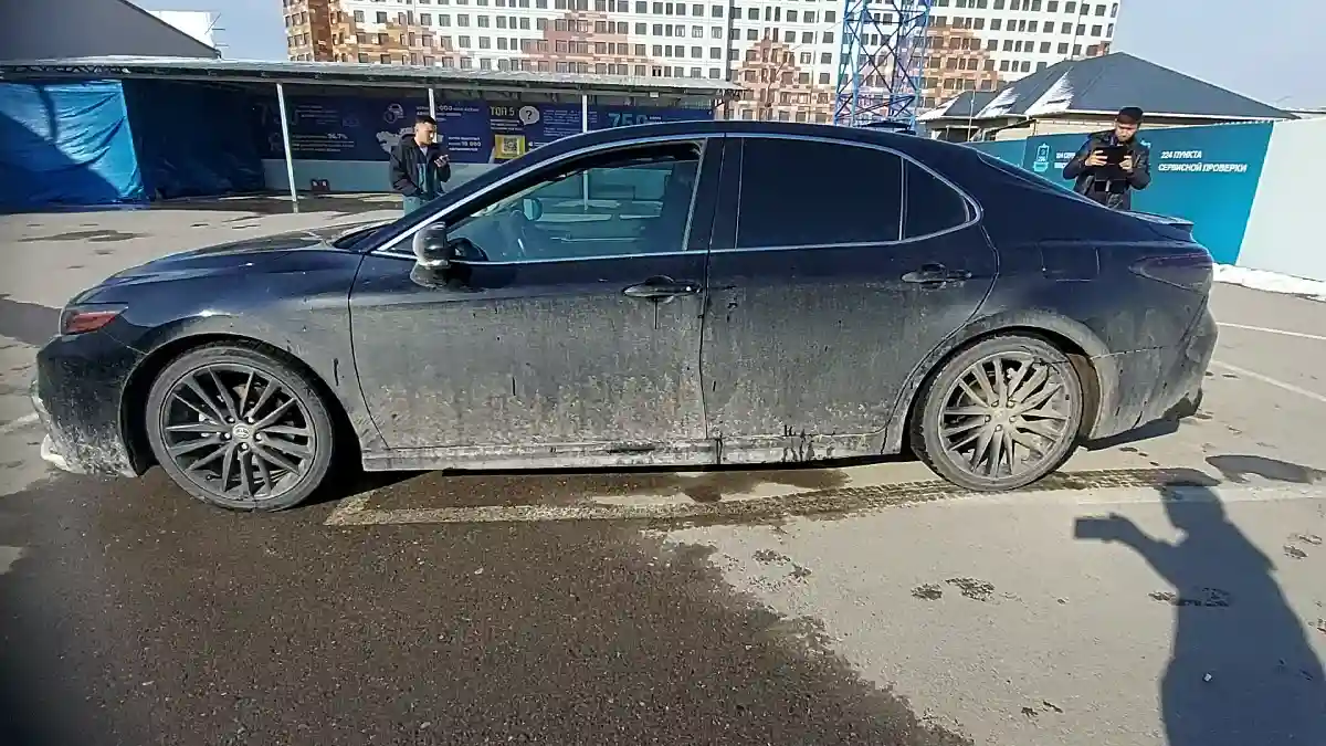 Toyota Camry 2020 года за 19 500 000 тг. в Шымкент