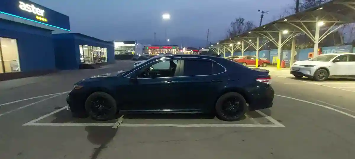 Toyota Camry 2020 года за 12 500 000 тг. в Алматы