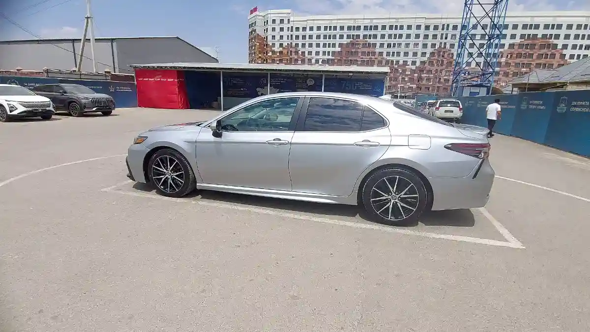 Toyota Camry 2022 года за 14 000 000 тг. в Шымкент