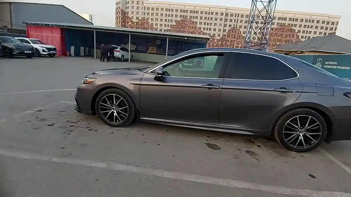 Toyota Camry 2021 года за 12 000 000 тг. в Шымкент