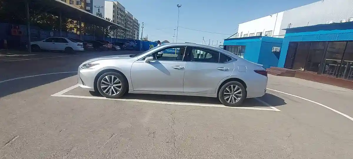 Lexus ES 2021 года за 20 000 000 тг. в Алматы