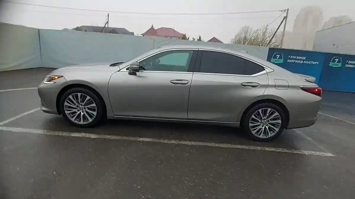 Lexus ES 2020 года за 25 000 000 тг. в Шымкент