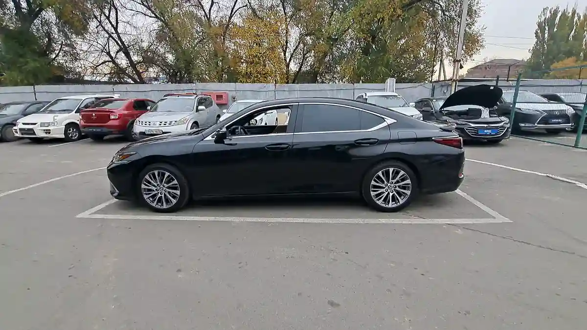 Lexus ES 2020 года за 25 000 000 тг. в Алматы