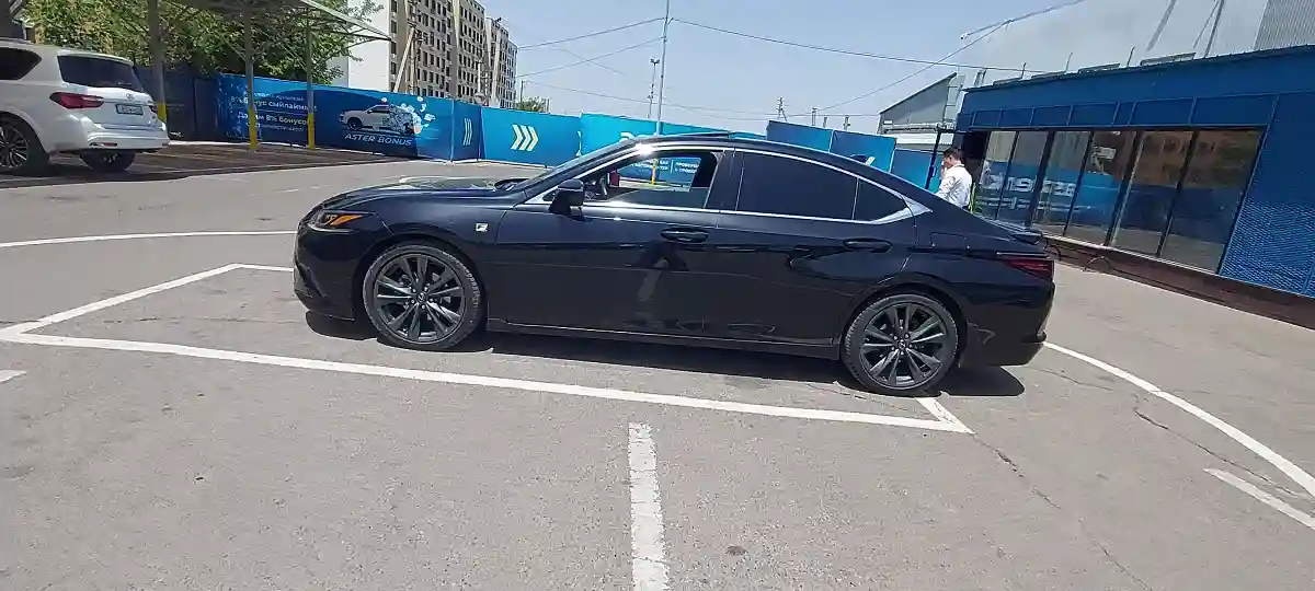 Lexus ES 2020 года за 22 000 000 тг. в Алматы