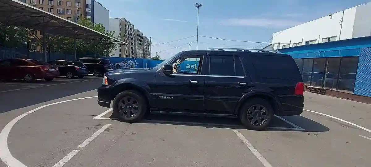 Lincoln Navigator 2005 года за 8 000 000 тг. в Алматы