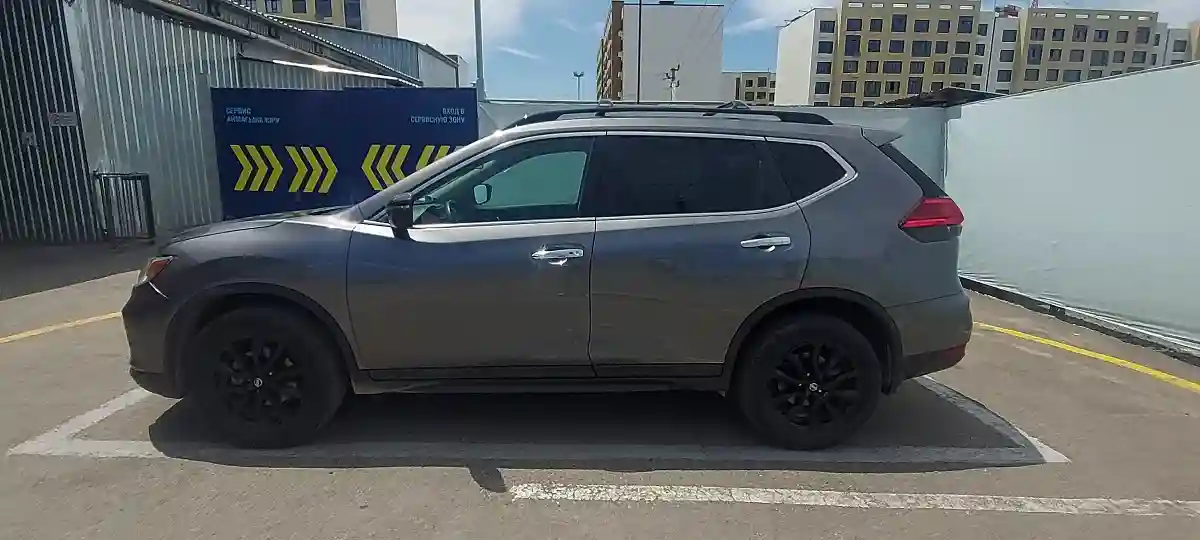 Nissan Rogue 2017 года за 9 700 000 тг. в Алматы