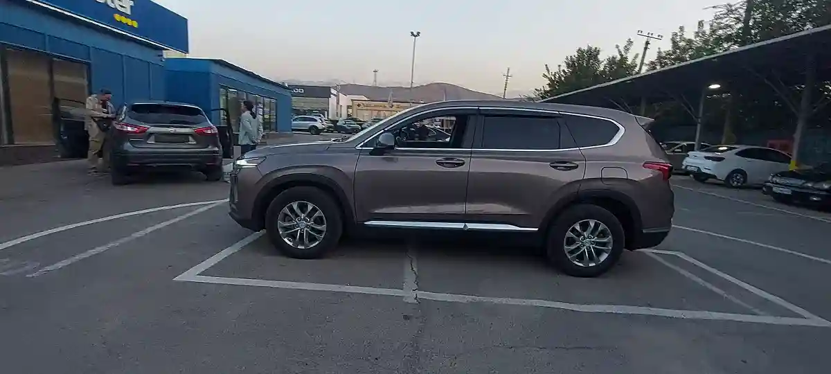 Hyundai Santa Fe 2019 года за 12 000 000 тг. в Алматы