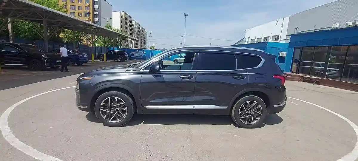 Hyundai Santa Fe 2021 года за 14 500 000 тг. в Алматы