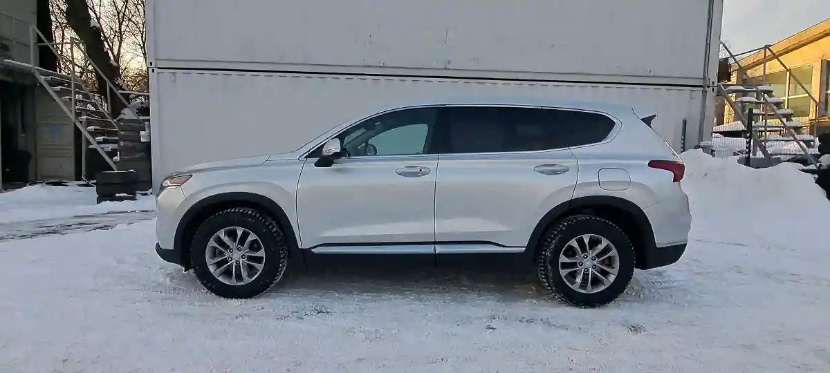 Hyundai Santa Fe 2018 года за 11 750 000 тг. в Алматы