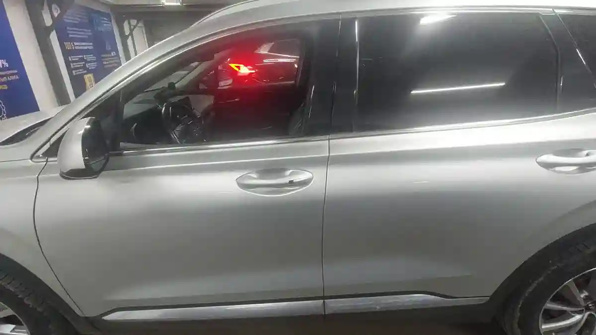 Hyundai Santa Fe 2019 года за 13 000 000 тг. в Астана