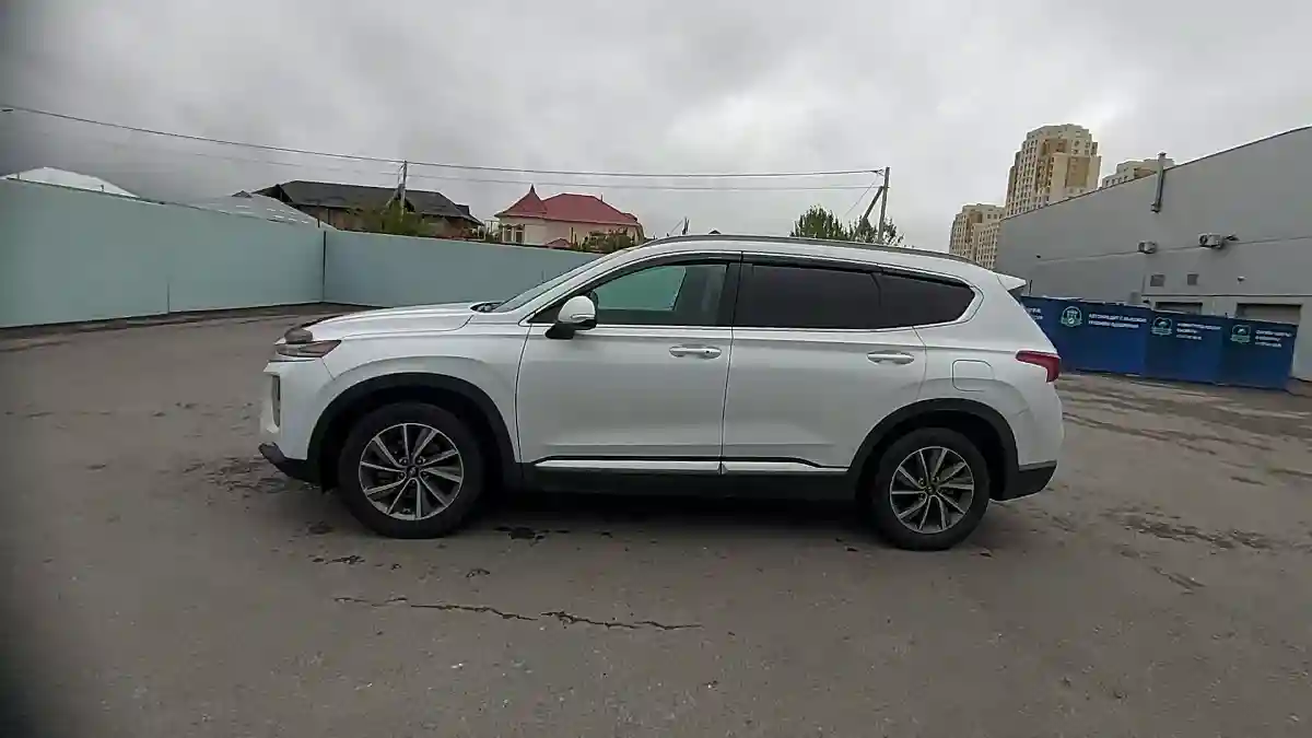 Hyundai Santa Fe 2019 года за 13 000 000 тг. в Шымкент