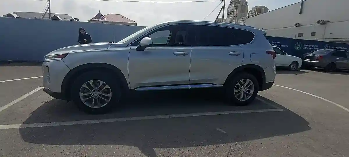 Hyundai Santa Fe 2019 года за 14 000 000 тг. в Шымкент