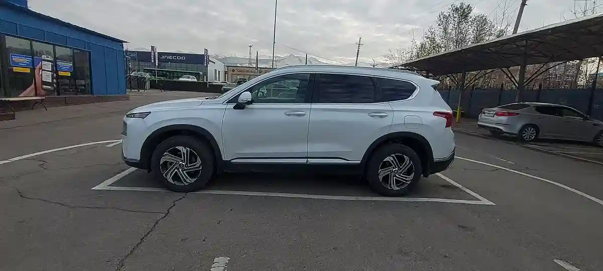 Hyundai Santa Fe 2022 года за 16 000 000 тг. в Алматы