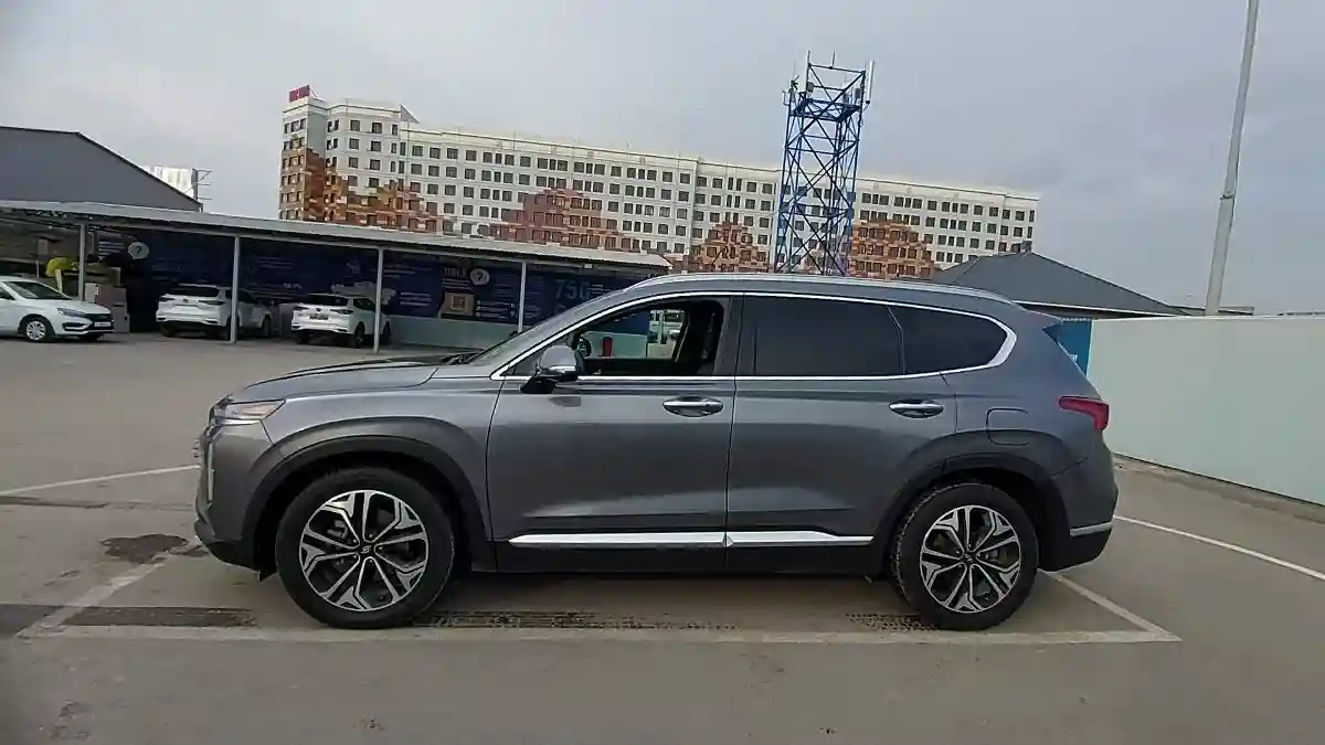 Hyundai Santa Fe 2018 года за 16 000 000 тг. в Шымкент