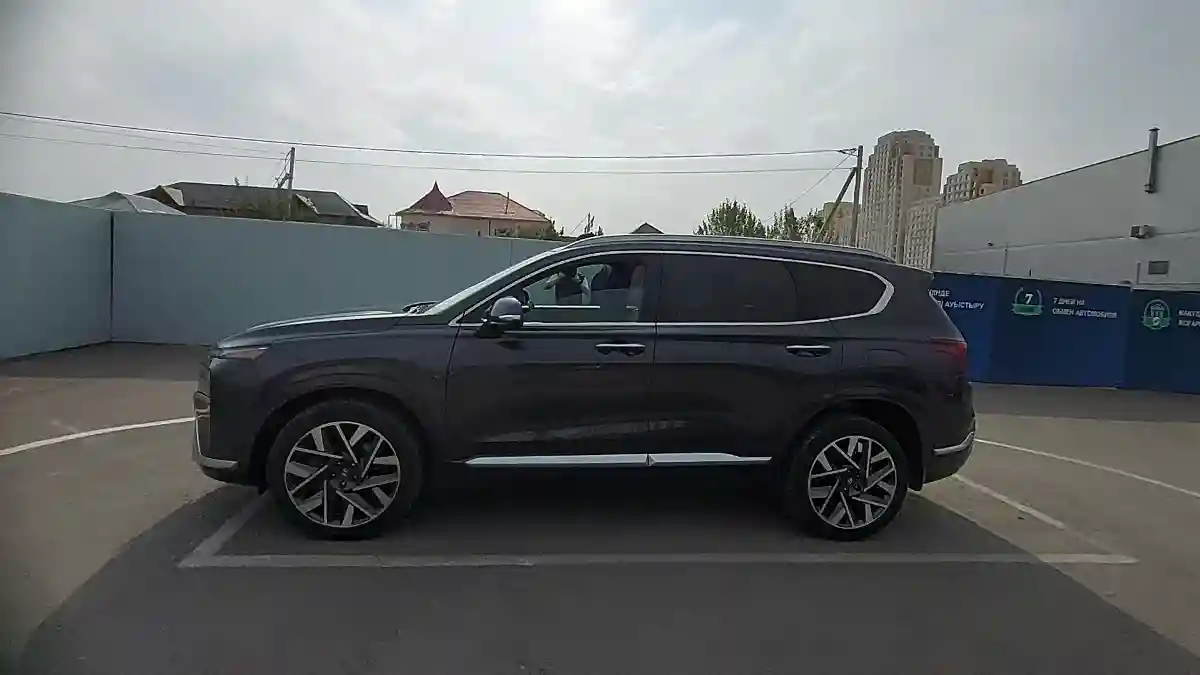 Hyundai Santa Fe 2023 года за 19 300 000 тг. в Шымкент