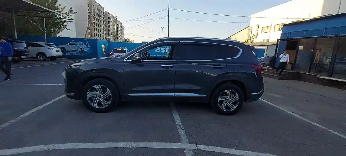 Hyundai Santa Fe 2021 года за 13 000 000 тг. в Алматы