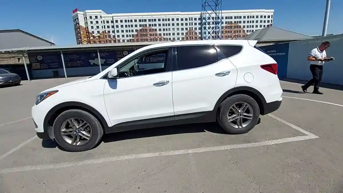 Hyundai Santa Fe 2017 года за 10 500 000 тг. в Шымкент