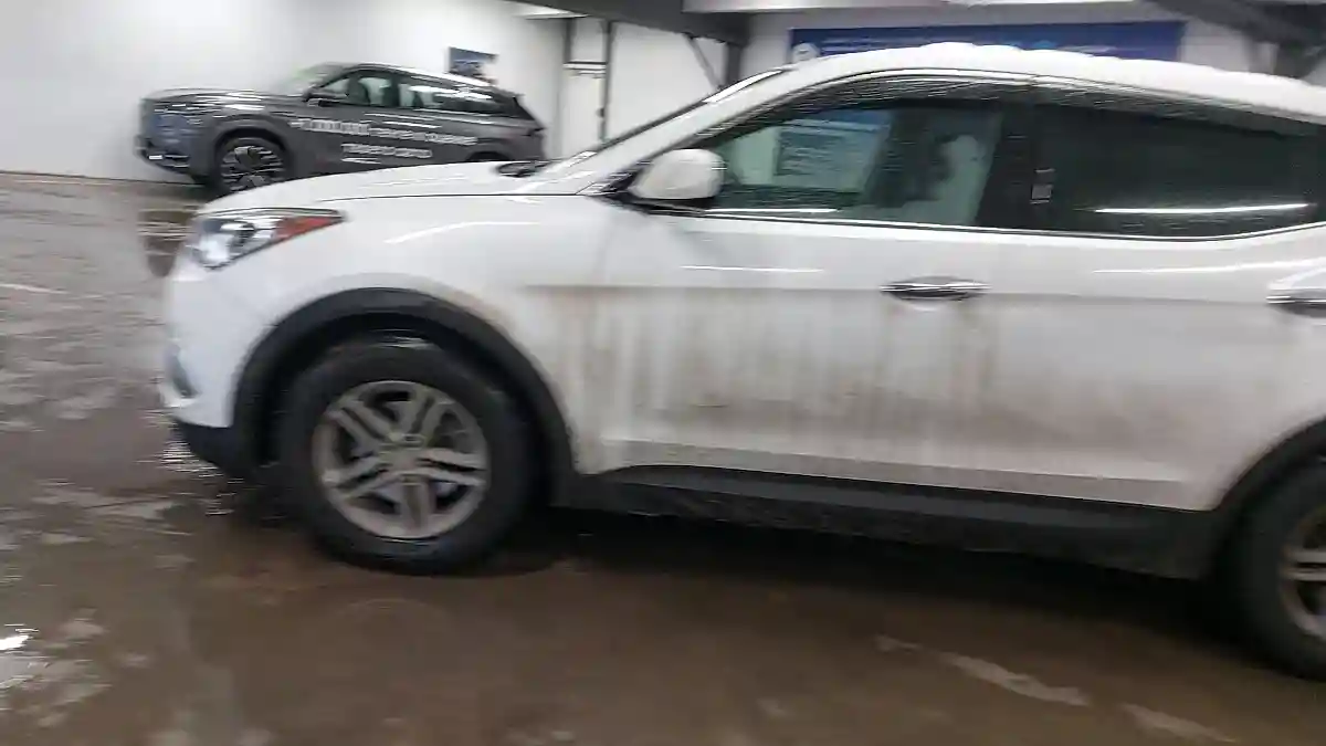 Hyundai Santa Fe 2018 года за 10 300 000 тг. в Астана