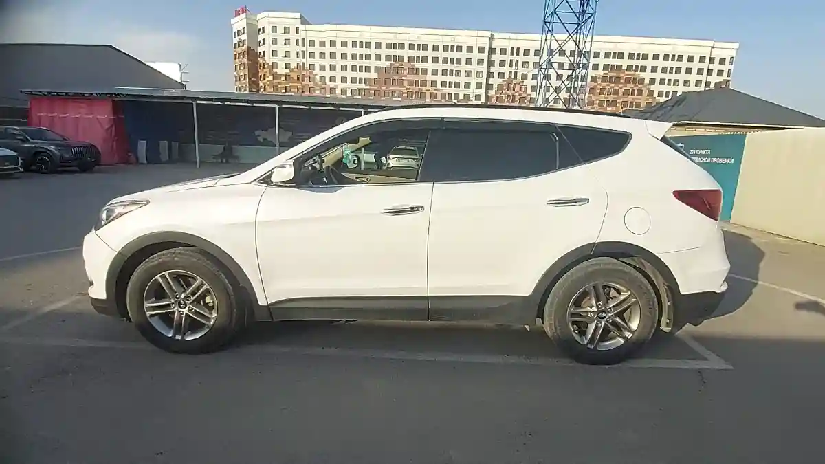 Hyundai Santa Fe 2017 года за 12 000 000 тг. в Шымкент