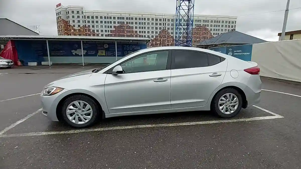 Hyundai Elantra 2017 года за 8 000 000 тг. в Шымкент