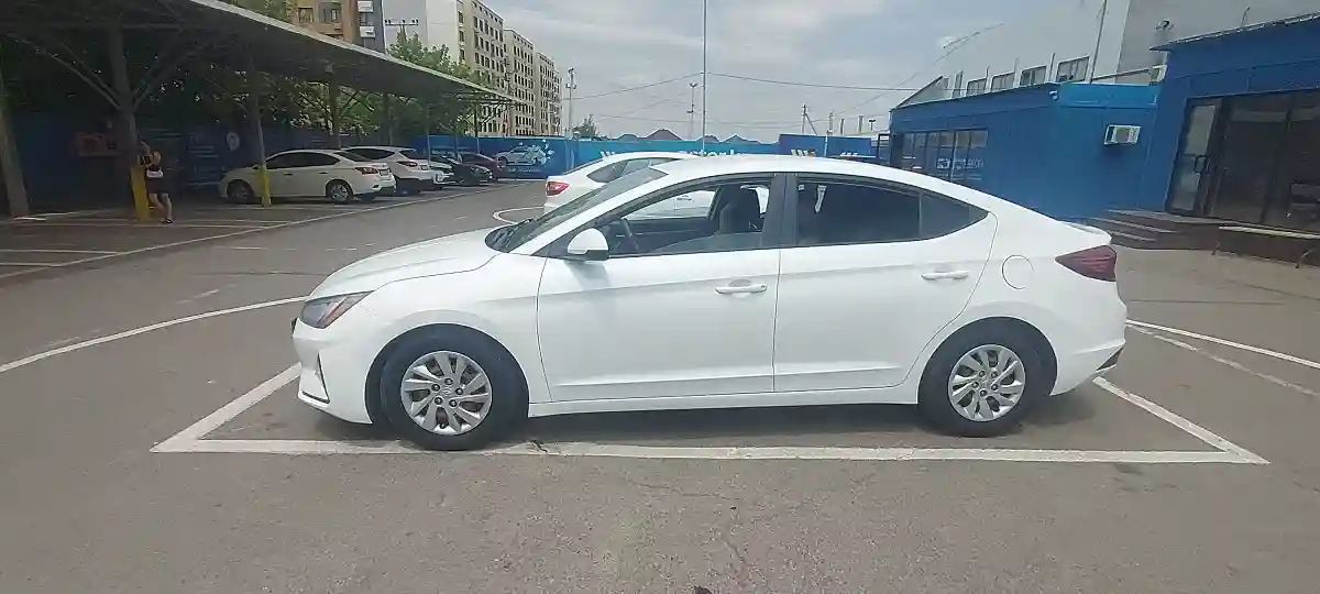 Hyundai Elantra 2018 года за 8 500 000 тг. в Алматы