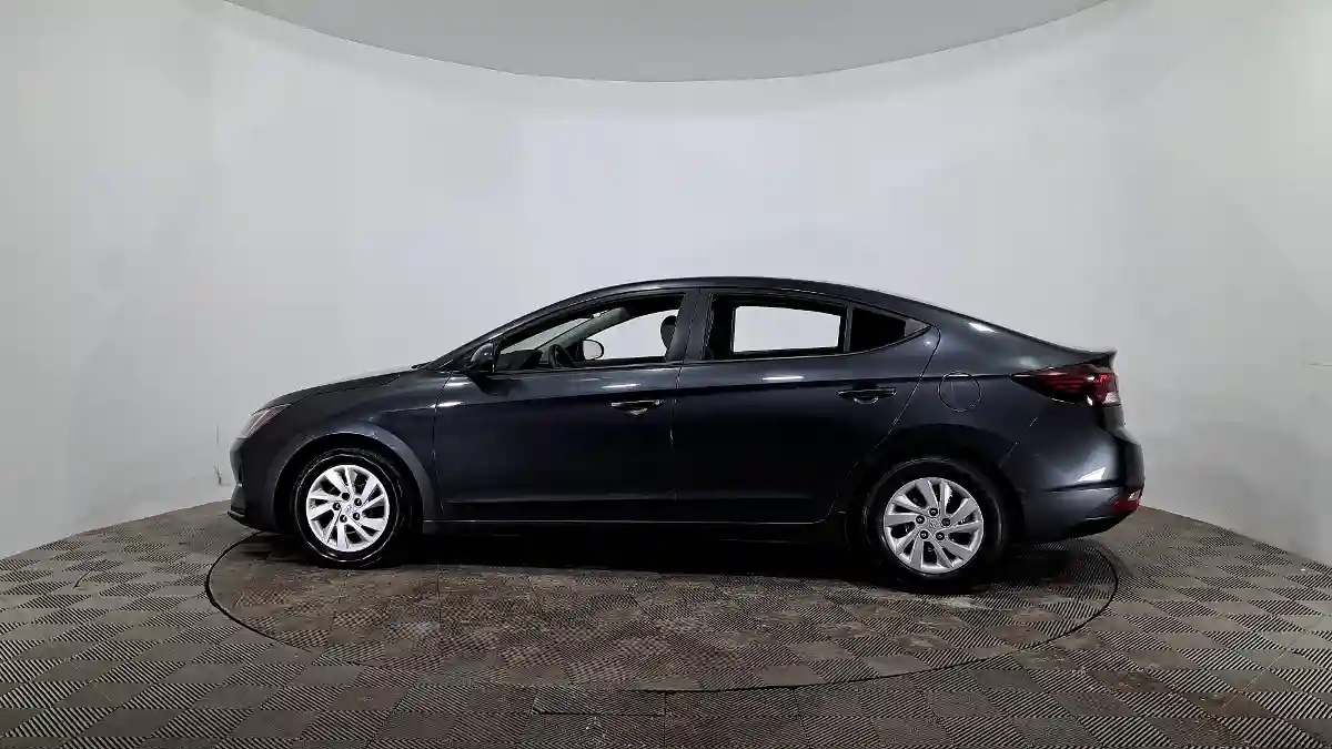 Hyundai Elantra 2019 года за 7 590 000 тг. в Астана