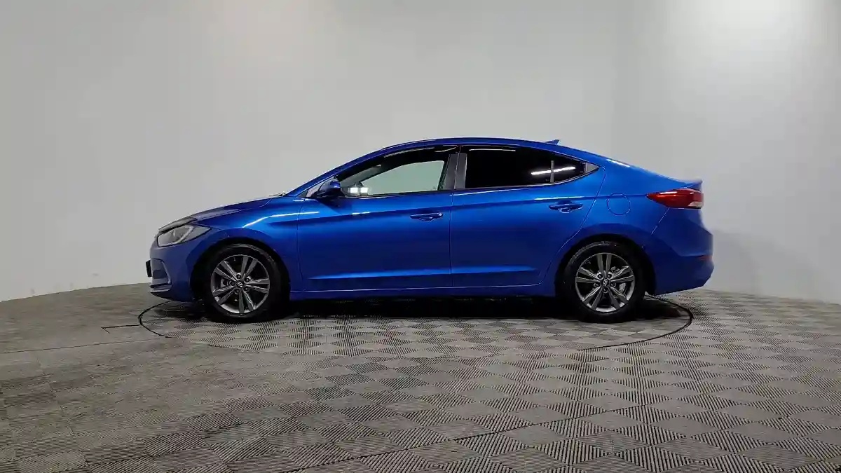 Hyundai Elantra 2018 года за 7 090 000 тг. в Алматы