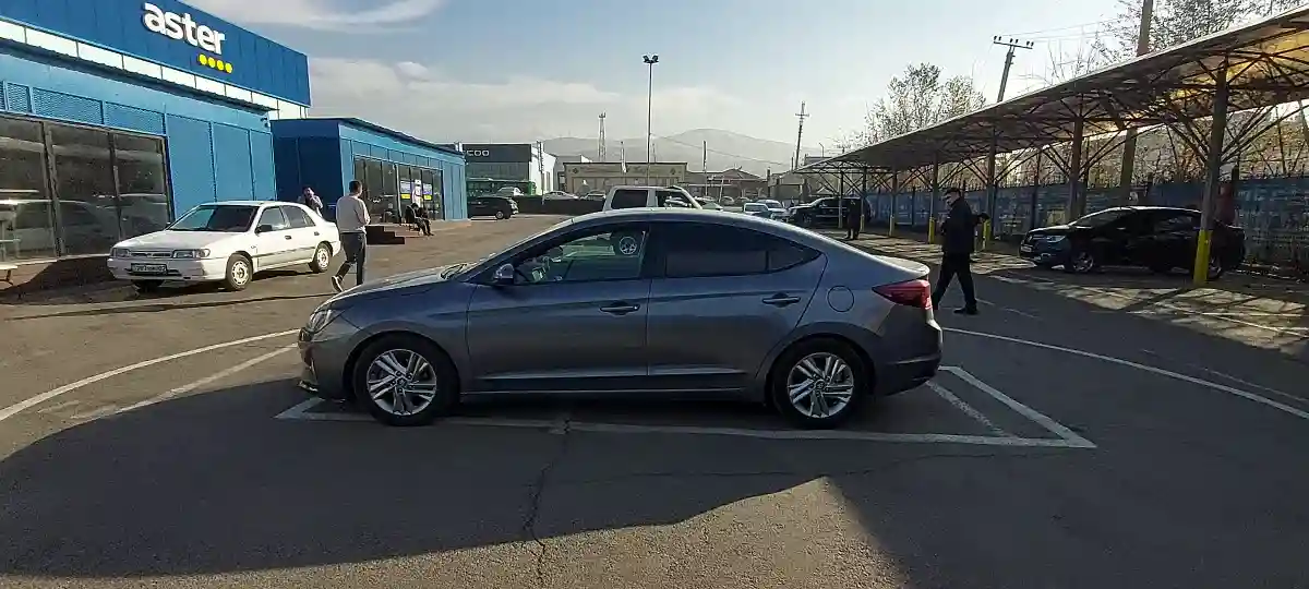 Hyundai Elantra 2018 года за 7 500 000 тг. в Алматы