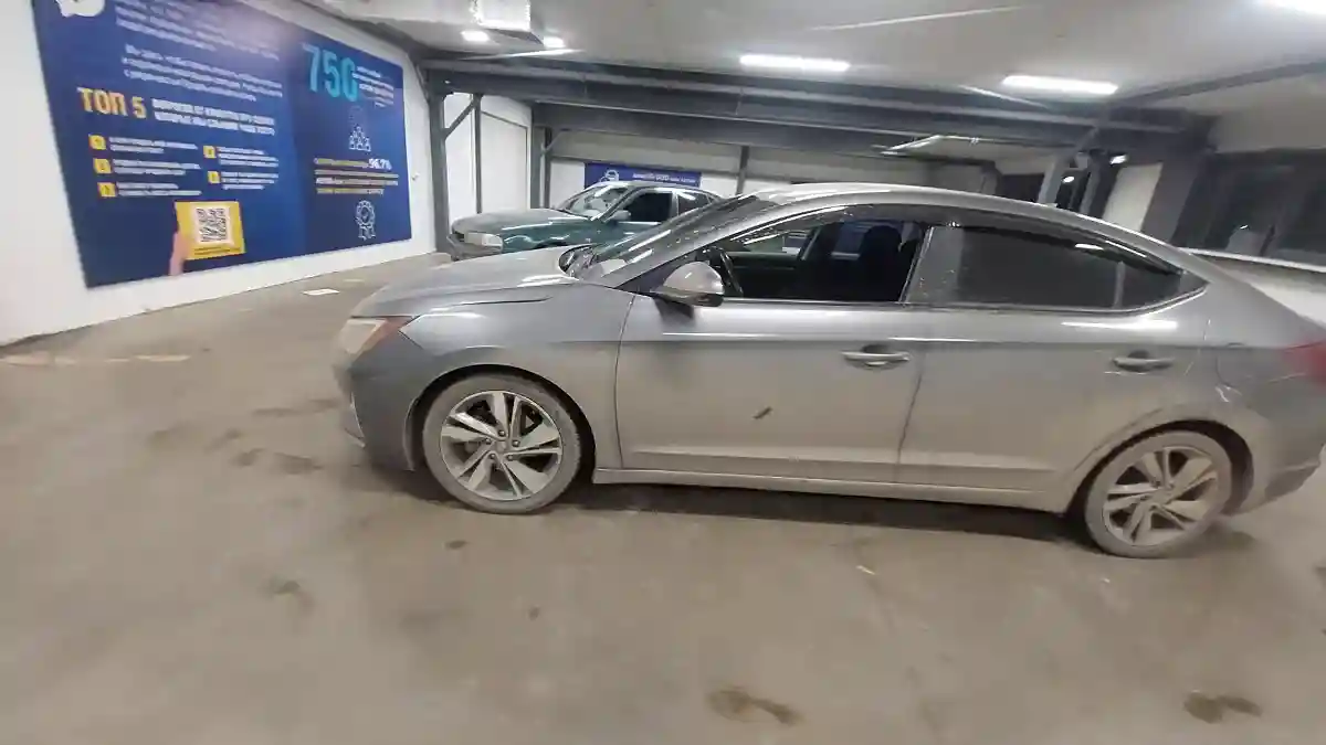 Hyundai Elantra 2019 года за 7 500 000 тг. в Астана