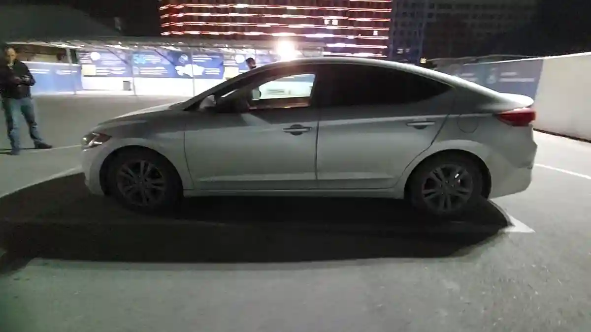 Hyundai Elantra 2016 года за 7 490 000 тг. в Шымкент