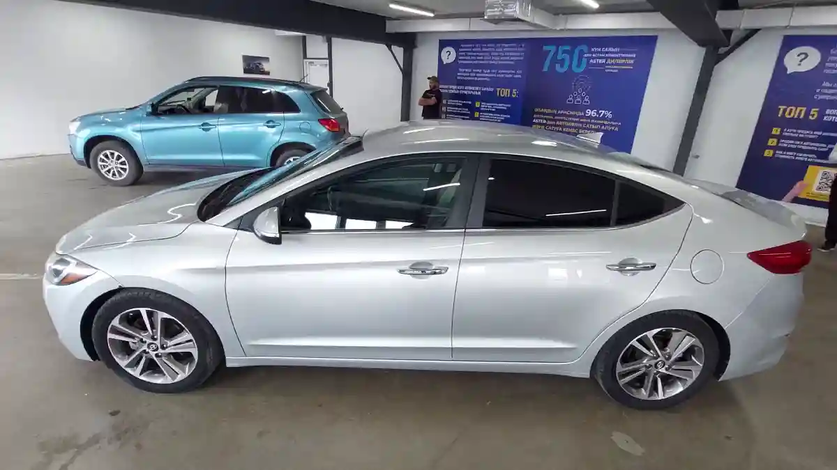 Hyundai Elantra 2016 года за 7 000 000 тг. в Астана