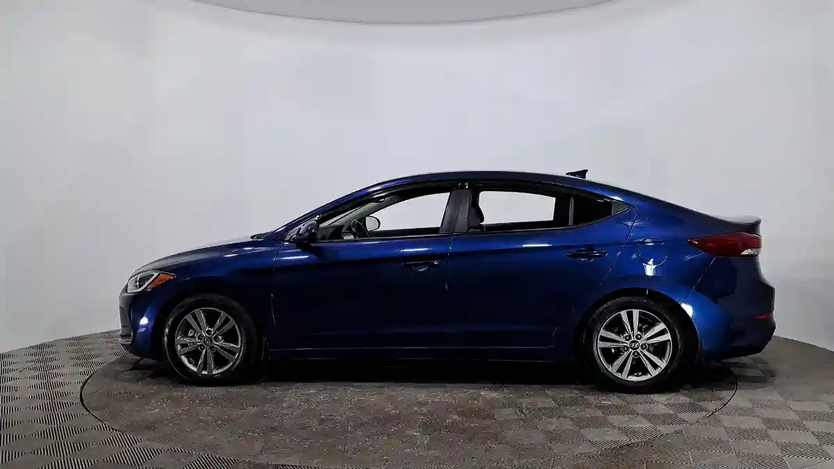 Hyundai Elantra 2018 года за 7 800 000 тг. в Астана