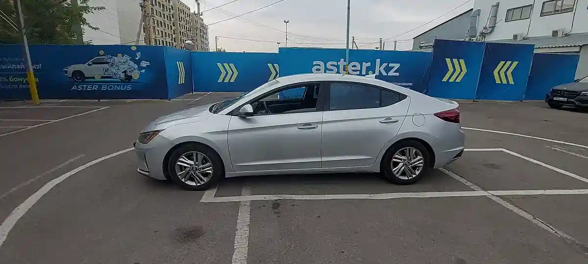 Hyundai Elantra 2018 года за 6 000 000 тг. в Алматы