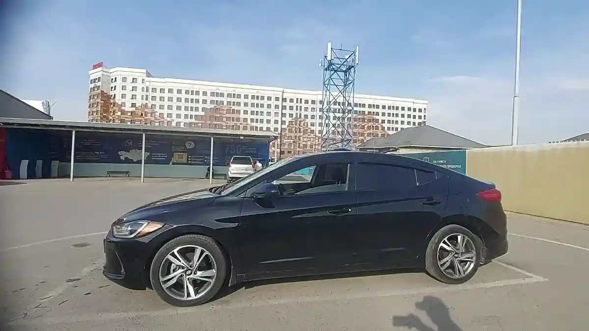 Hyundai Elantra 2017 года за 8 000 000 тг. в Шымкент
