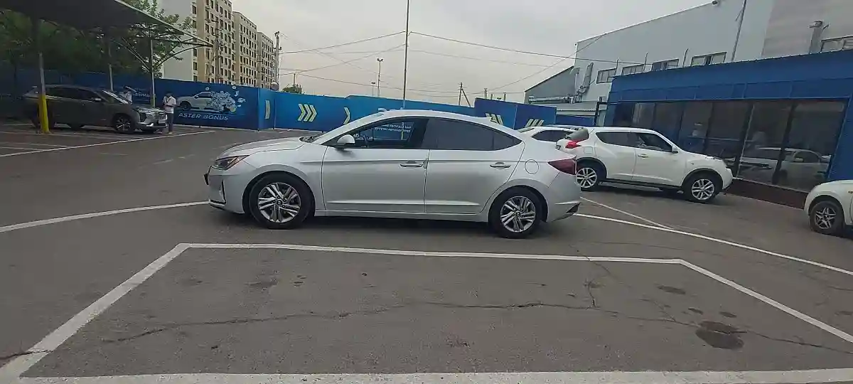 Hyundai Elantra 2019 года за 8 000 000 тг. в Алматы
