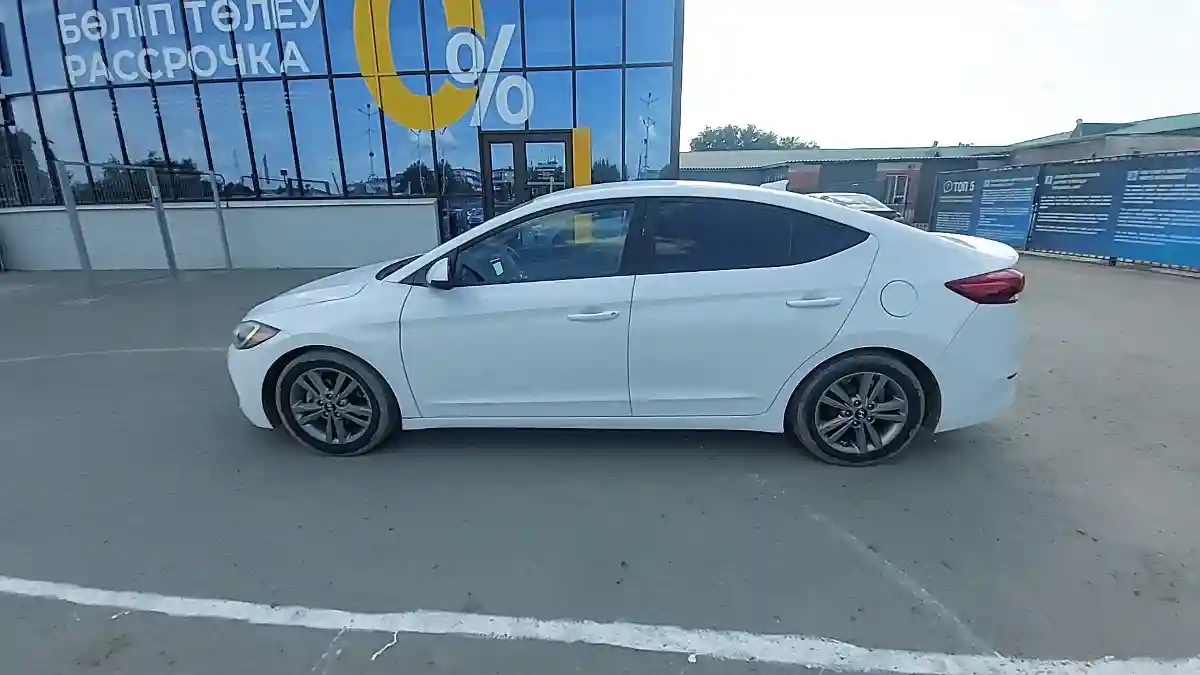Hyundai Elantra 2016 года за 7 800 000 тг. в Актобе
